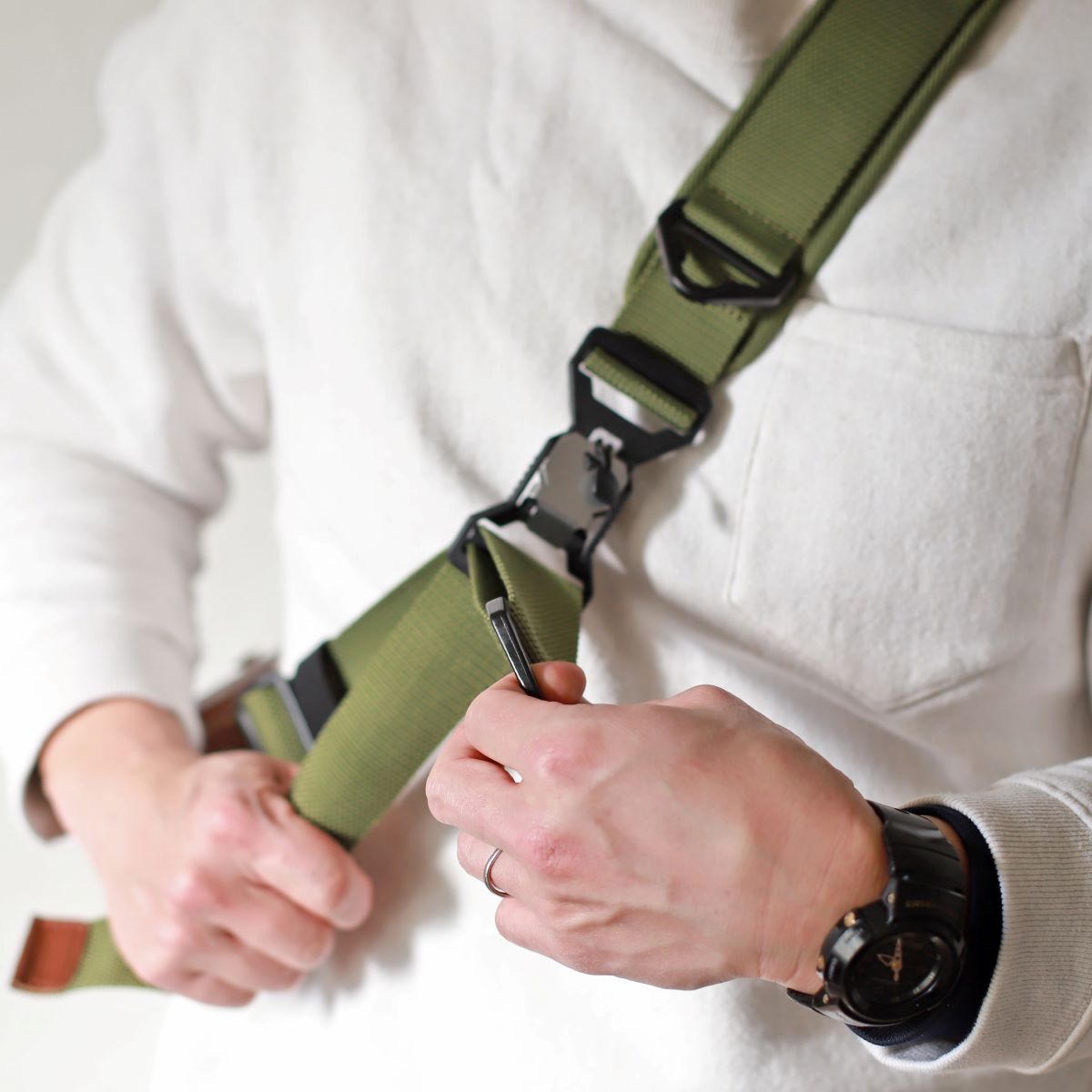 スリングバッグ スリングポストマン | CORDURA® 防水牛革 ズレにくい