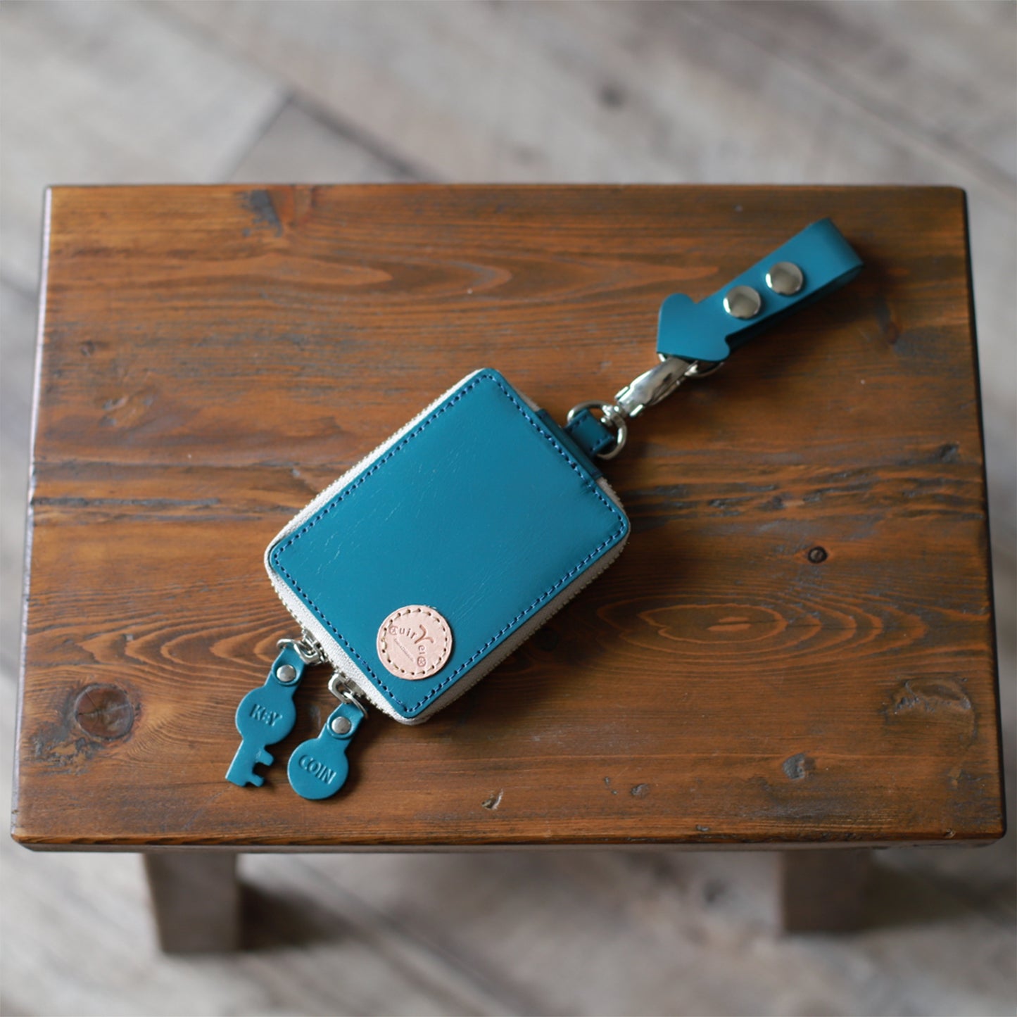 ぶら下げるコンパクト財布「Blur」ver.1