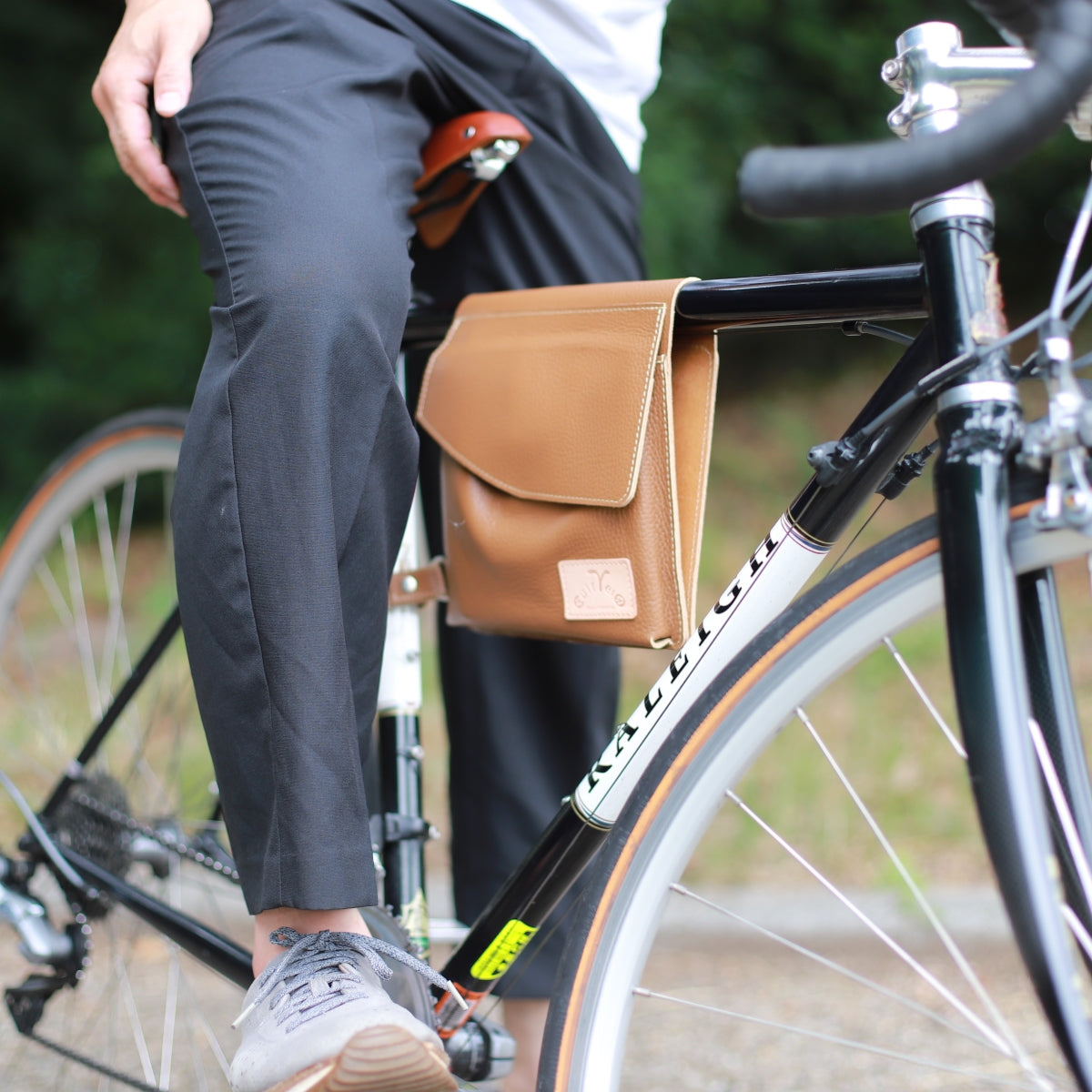 レザー フレームバッグ 「Charlie」| 自転車用 本革