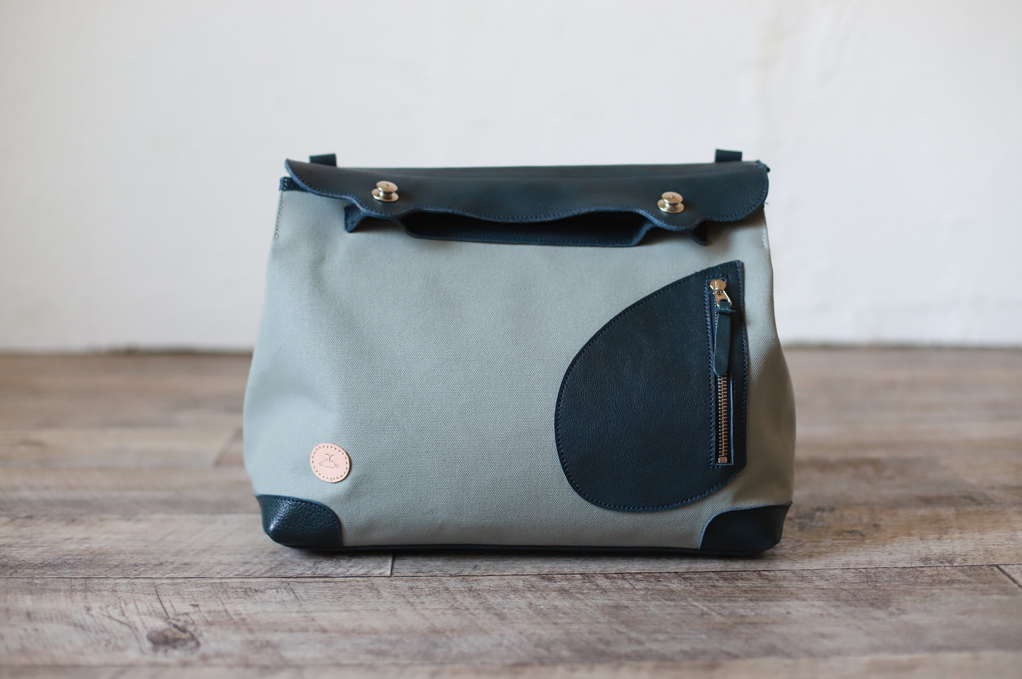 ポストマンバッグ「メッセンジャーポストマン」ネイビー×グレー