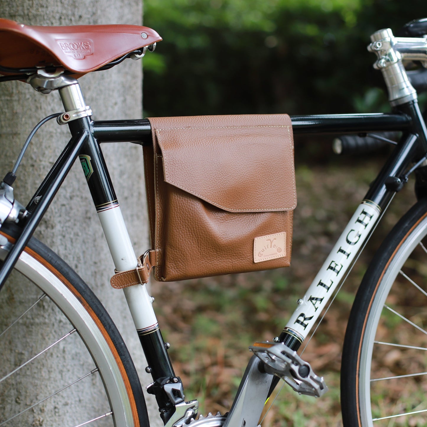 レザーフレームバッグ「charlie」ブラウン