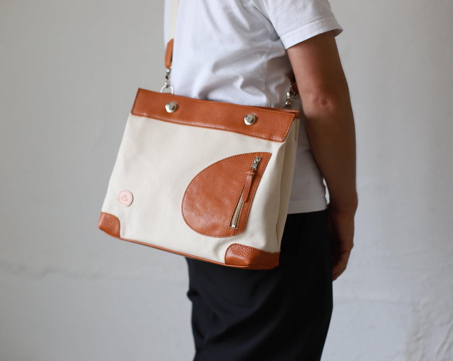 ポストマンバッグ「リトルポストマン」使用イメージ