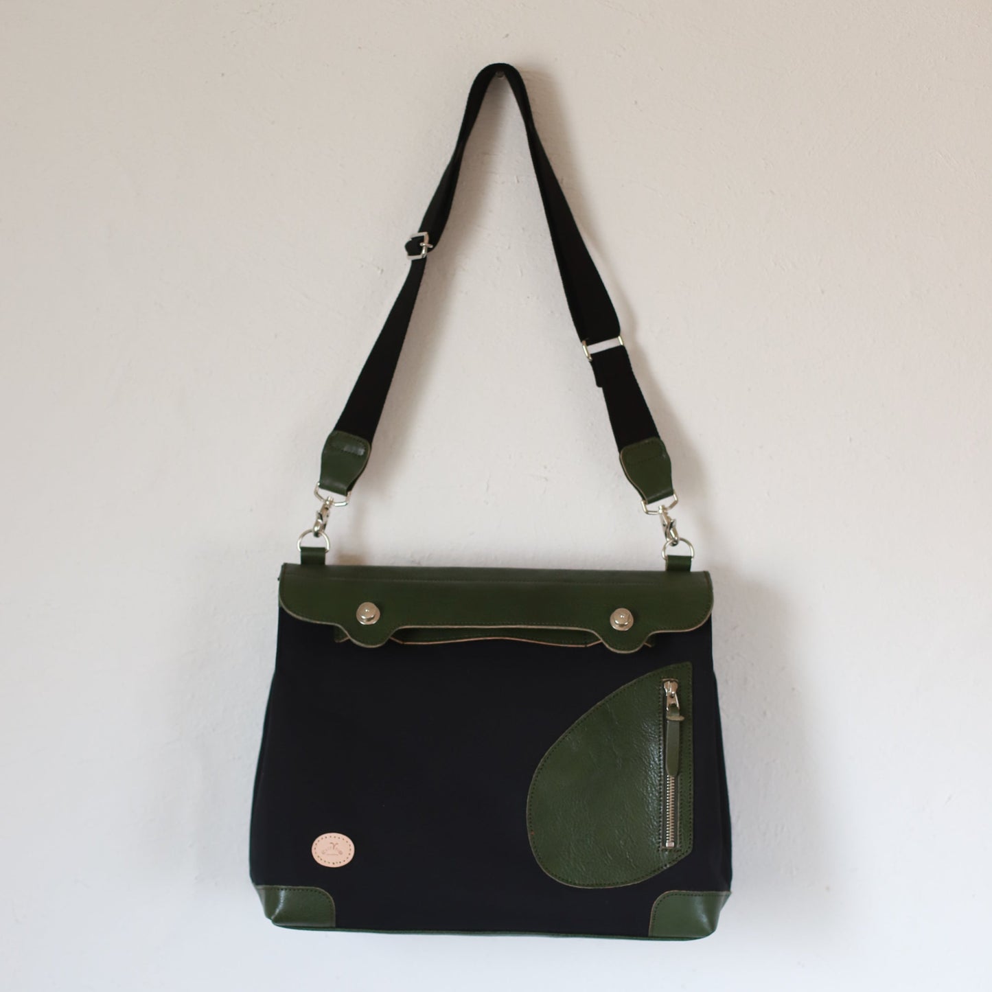 ポストマンバッグ「メッセンジャーポストマン」グリーン×ブラック