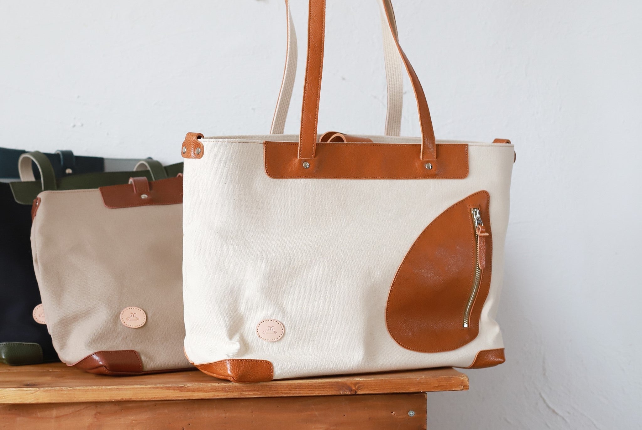 【水染めレザー】ハンドメイドタンニン鞣しショルダーバッグ トートバッグ ハニカムキャンバスインナーバッグ ピクチャパッケージ 取外可能 春夏アメリカン 帆布&frasl;キャンバス×タンニンなめし 本革 レザー