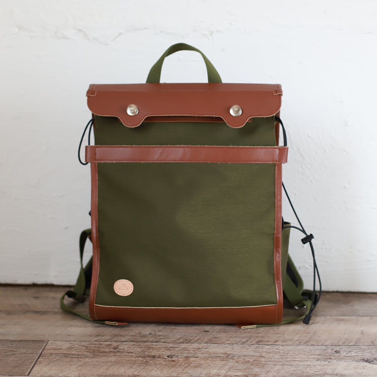 DUOリトルカーゴリュック ｜ CORDURA® 防水牛革 ヘルメットが入る カーキ×ブラウン