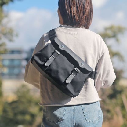 スリングバッグ スリングポストマン ｜ CORDURA® 防水牛革 ズレにくい
