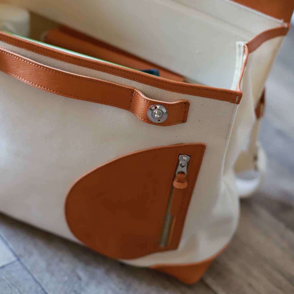 ポストマンバッグ「メッセンジャーポストマン」の外装