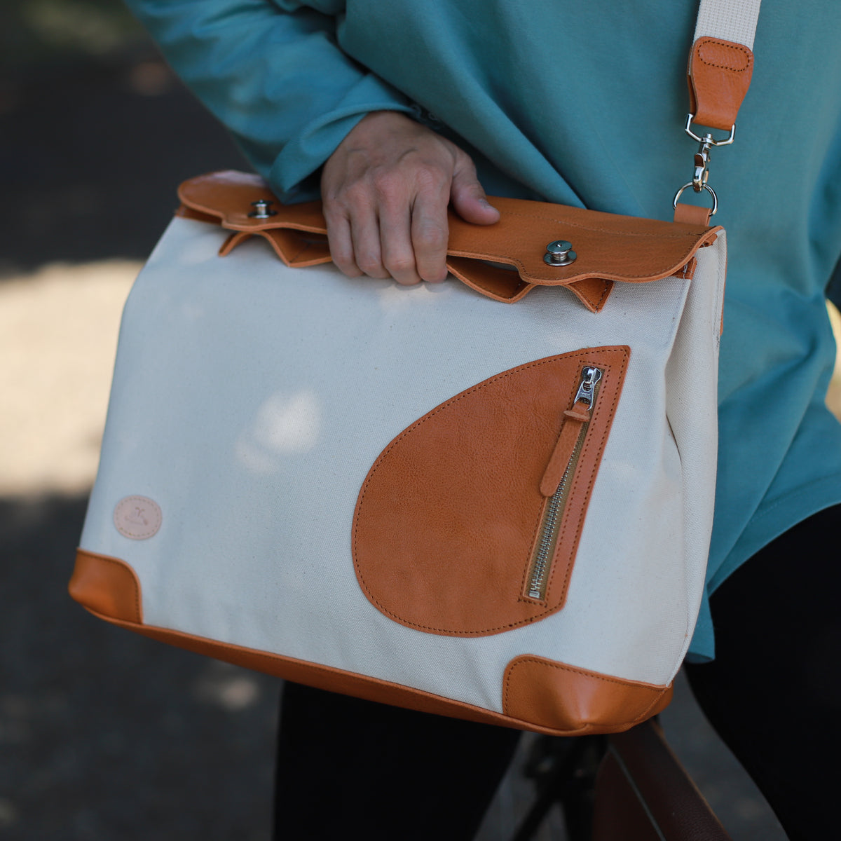 ポストマンバッグ メッセンジャーポストマン ｜ 帆布 本革 大容量