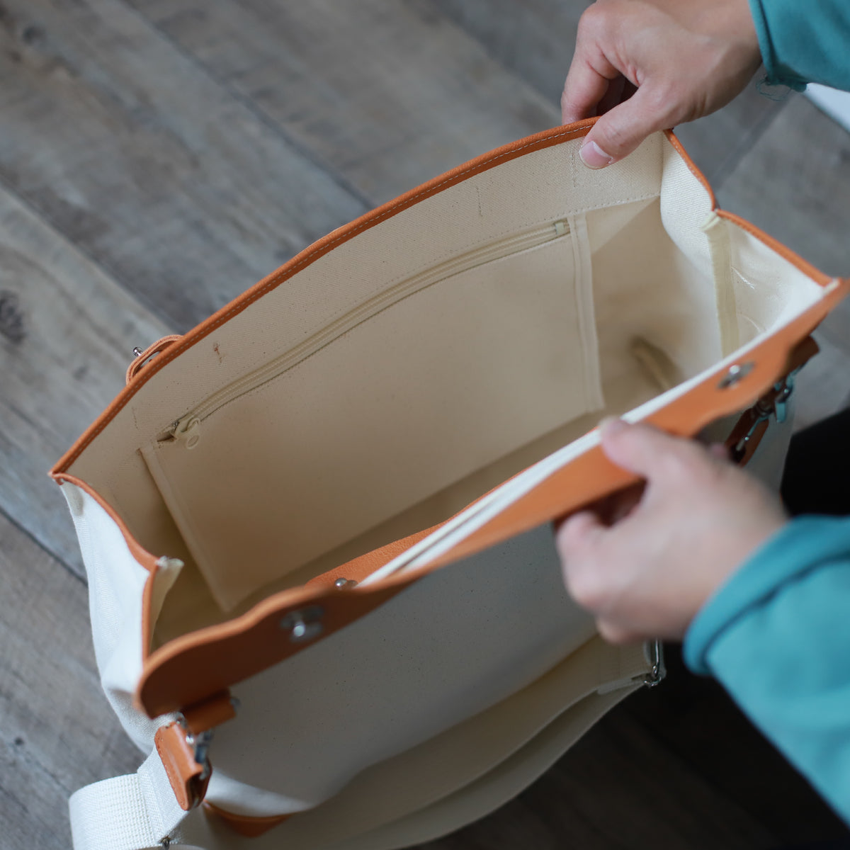 未使用✨CuirVelo キュイベロ バッグ メッセンジャー バッグ ポストマン ポストマンバッグ メッセンジャーポストマン ｜ 帆布 本革 大容量