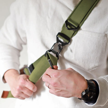 スリングバッグ スリングポストマン ｜ CORDURA® 防水牛革 ズレにくい