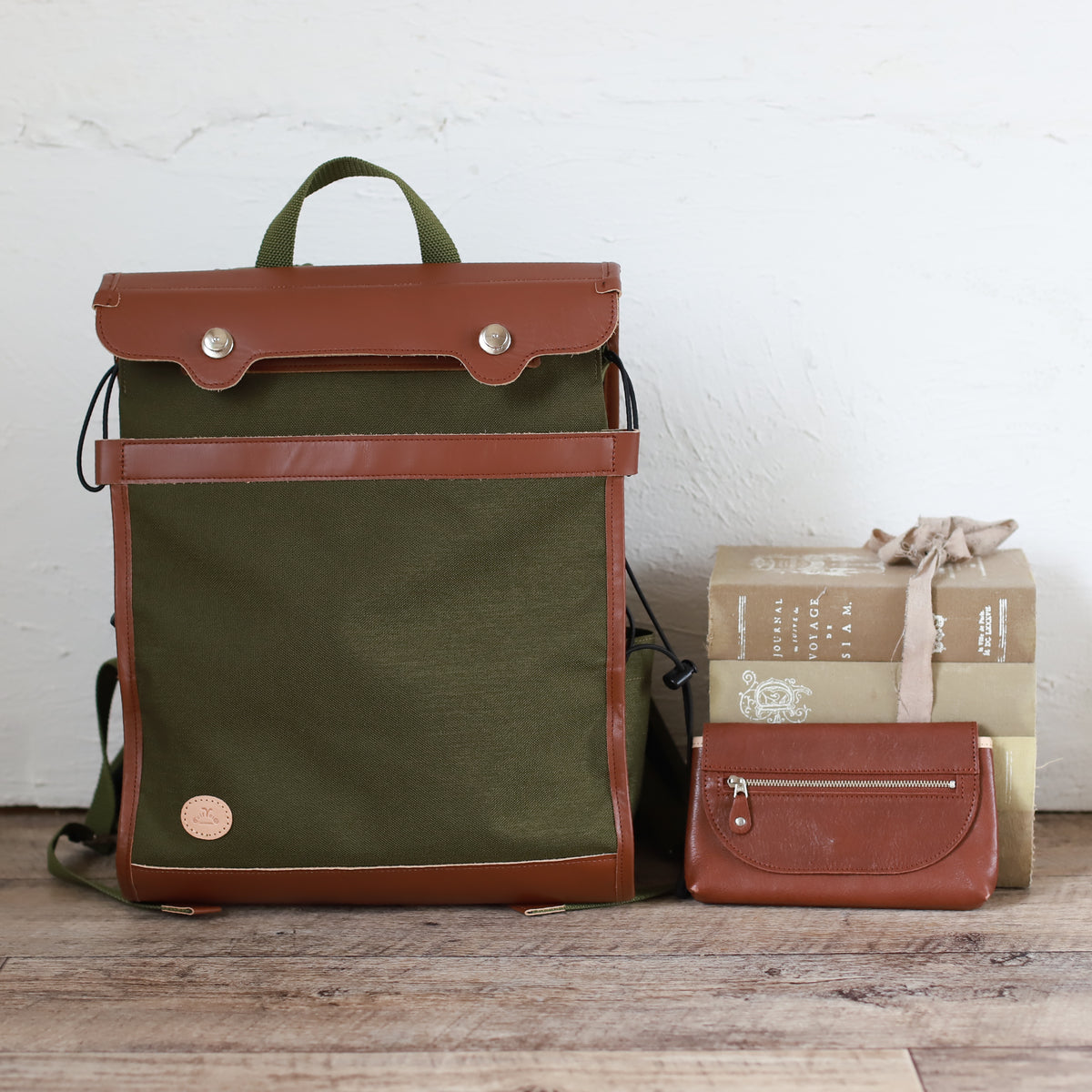 DUOリトルカーゴリュック ｜ CORDURA® 防水牛革 ヘルメットが入る ブラウン×カーキ ウォレット付き