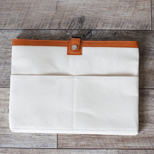 DUO PCケース ｜ 帆布 牛革 13.8サイズ キャメル×オフホワイト